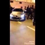 محمد السادس يُفاجأ ساكنة حي ‘مَسنانة’ الشعبي بطنجة بسيارته المكشوفة…الفيديو.