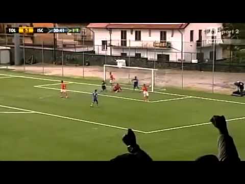 هدف لم ترى مثله من قبل سجل بشكل فيزيائي.. من أغرب الأهداف في كرة القدم – فيديو-