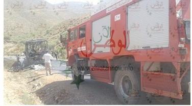 عاجل: بالصور احتراق حافلة لنقل الركاب على الطريق الرابطة بين اقليم تيزنيت وسيدي افني