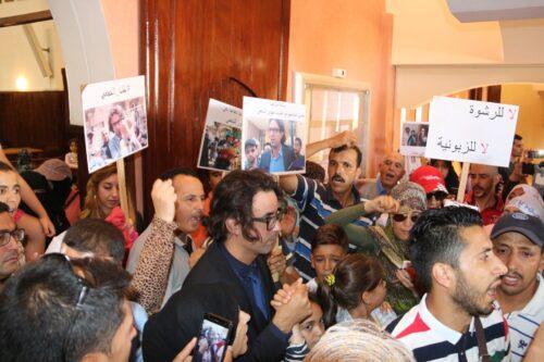 محكمة تيزنيت تُغرم الدكتور الشافعي و عشرات المواطنين يحجون لمساندته !