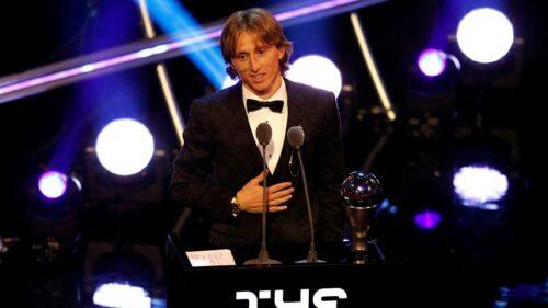 اللاعب الكرواتي لوكا مودريتش يفوز بجائزة أفضل لاعب في العالم