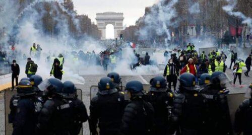 سابقة : الشرطة الفرنسية تعلن إضراباها عن العمل ودعمها للسترات الصفراء