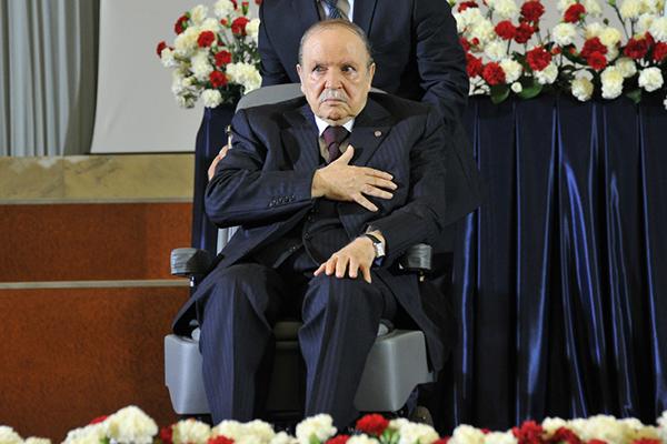 الرئيس الجزائري يقرر تمديد الولاية الرابعة وسط انتقادات من معارضيه