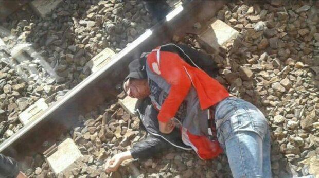 فاجعة : شاب مغربي يرمي بنفسه من القطار لعدم توفره على تذكرة
