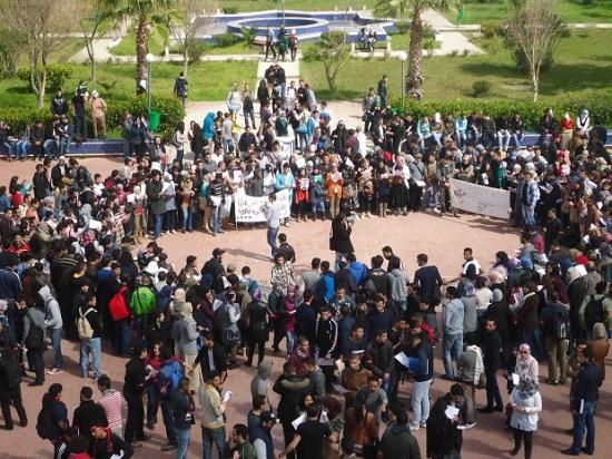 سابقة : أمزازي يمنع الحلقيات و التظاهرات داخل الجامعات !