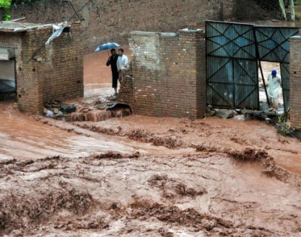 مديرية الأرصاد تُخاطب المغاربة بالفرنسية وتُحذرهم من الفيضانات بلُغة لا يفهمونها