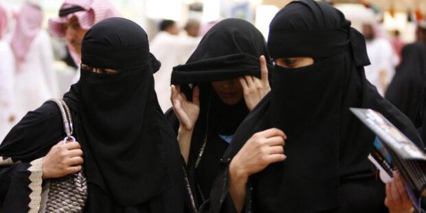 Saudi women visit the Saudi Travel and Tourism Investment Market (STTIM) fair in Riyadh, Saudi Arabia, Monday, March 29, 2010. (AP Photo/Hassan Ammar)