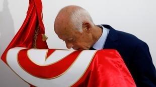 تونسية : تمكنا من انتخاب رئيس فقير لا يملك دينارا واحدا” على رأس تونس