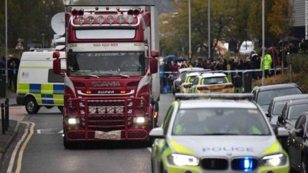 الامن البريطاني يكشف مصدر 39 جثة داخل شاحنة