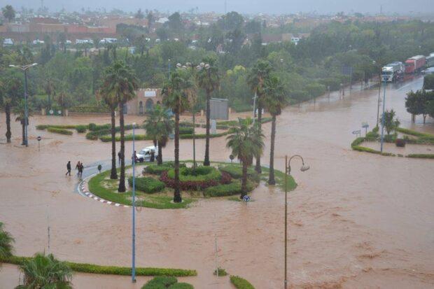 تحذير : أمطار قوية وتساقطات ثلجية ابتداء من الأربعاء بالعديد من أقاليم المملكة