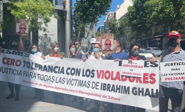 وقفة إحتجاجية أمام المحكمة العليا الاسبانية للمطالبة برأس” غالي”