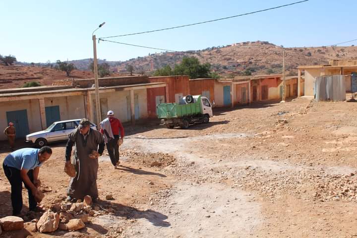 تيزنيت: حملة نظافة بالسوق الأسبوعي اغرملولن جماعة الركادة