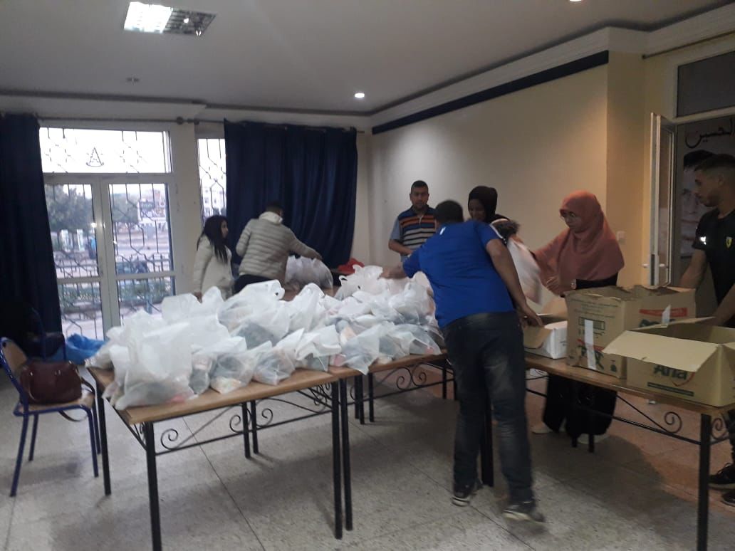 أكادير : جمعية إشراقة أمل توزع مساعدات على المشردين