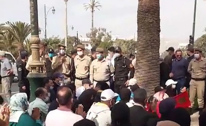 السلطات المغربية تحقيق في تحديد هوية الجهة الواقفة وراء احتجاجات جواز التلقيح