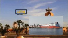 سفينة شحن عملاقة لتفريغ الغاز ترسو بميناء عاصمة الصحراء