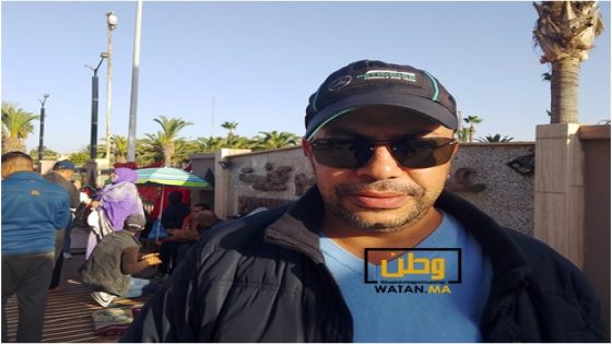 بالفيديو ...المتضررات والمتضررون من قرار من رخص السكن يحتجون امام عمالة تيزنيت ويطالبون بحل ملفهم