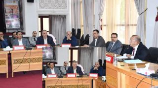 ابو الحقوق” يترأس لقاء تواصلي موسّع بعمالة إنزكَان أيت ملول لمعالجة ظاهرة الشغب بالملاعب الرياضية