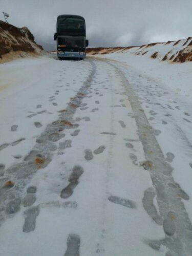 بسبب الثلوج ….هذا هو حال طريق تارسواط بإقليم تيزنيت