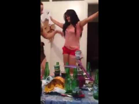 فيديو لمغربيات مع خليجيين داير حالة في الفيسبوك (فيديو +18)