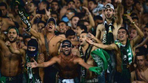 اعتقال 65 من جماهير الرجاء وإصابة 14 عنصراً أمنياً بملعب مراكش