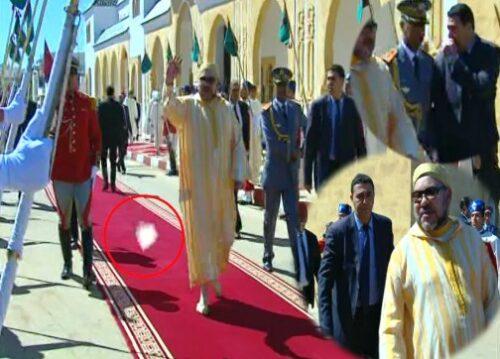 فيديو: رسالة متجهة نحو الملك تثير ارتباك حارسه الشخصي الجديد
