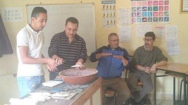 جمعية كنوز لحرفي الفضة بتزنيت تؤطر ورشة لفائدة تعاونية شباب التحدي حول تقنيات ” الفريغ “