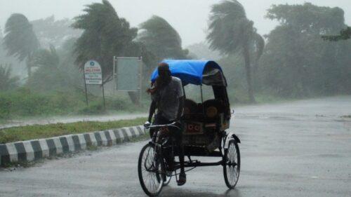 فيديو: نشرة إنذارية رياح قوية بسرعة 70 كلم في الساعة بهذه المناطق ابتداء من يوم غد الخميس