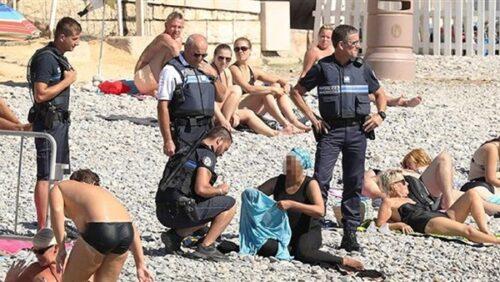 عاجل :أعلى سلطة قضائية في فرنسا تسمح بارتداء ‘البوركيني’ في الشواطئ
