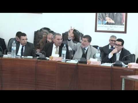 فيديو: نائب برلماني و رئيس بلدية يصف سكان المدينة بالكلاب