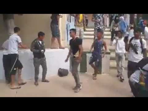 فيديو: تلاميذ يخربون مؤسستهم التعليمية بسبب الإمتحان الجهوي بفاس