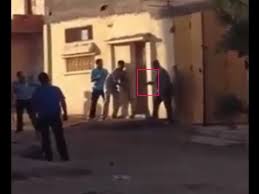 فيديو: ايقاف مجرم خطير على طريقة الافلام الهوليودية وصعقه بالكهرباء من طرف الأمن في الشارع العام