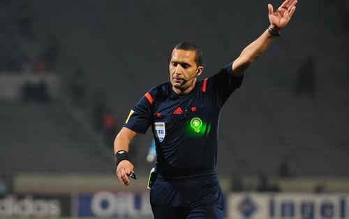 فيديو: شجار بين الحكم رضوان جيد وأحد مكونات الوداد بعد مبارة الفتح والوداد