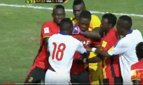 فيديو: خطير إنقاذ حياة لاعب بعد بلع لسانه في مباراة اوغندا والكونغو