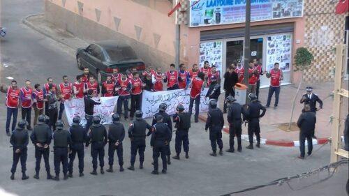 فيديو: تدخل عنيف ضد وقفة سلمية للتنسيقية المحلية للأطر العليا الصحراوية المعطلة بالعيون