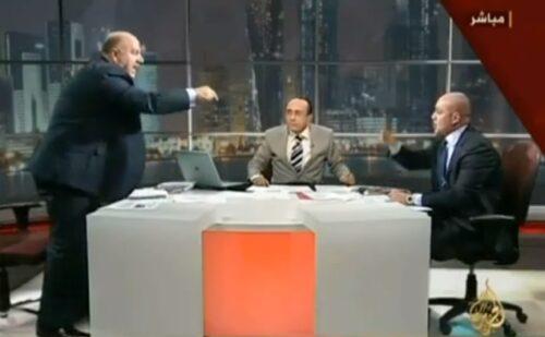 فيديو: مغربي يقربل برنامج الاتجاه المعاكس خلال مداخلته